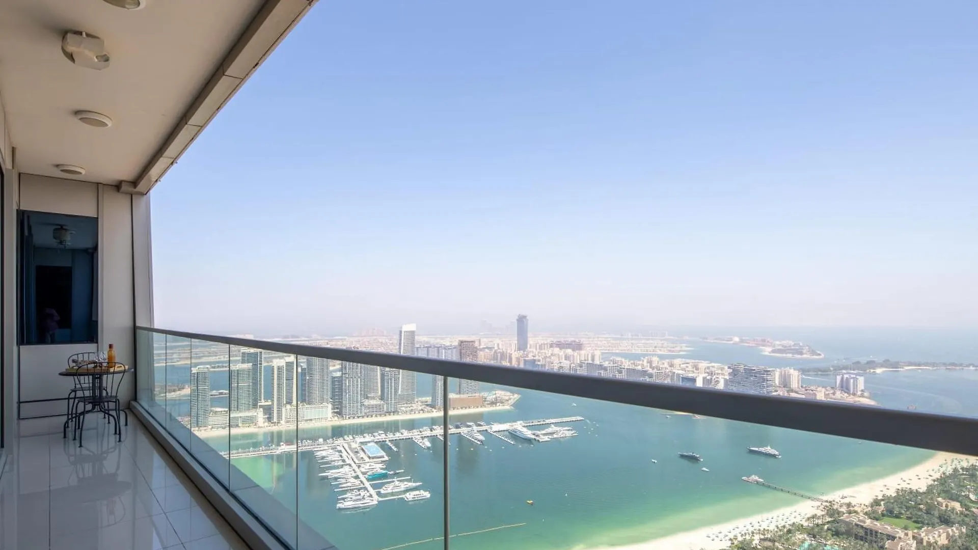 Frank Porter - Ocean Heights Dubaj 0*,
