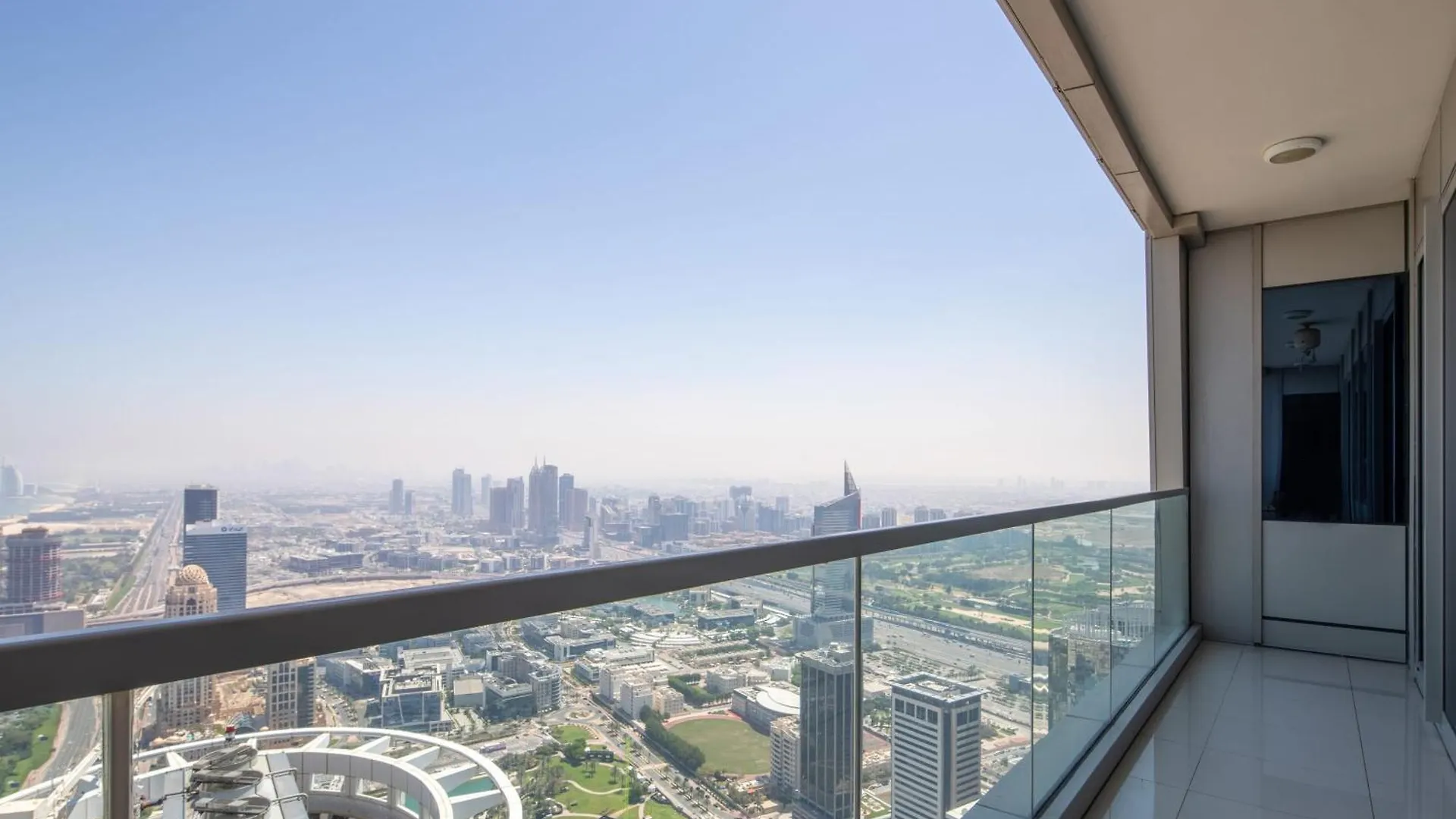 Frank Porter - Ocean Heights Dubaj Apartman